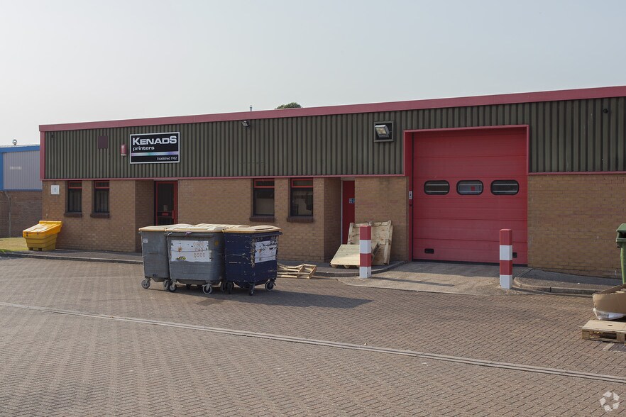 Martlets Way, Worthing à louer - Photo du bâtiment - Image 2 de 2