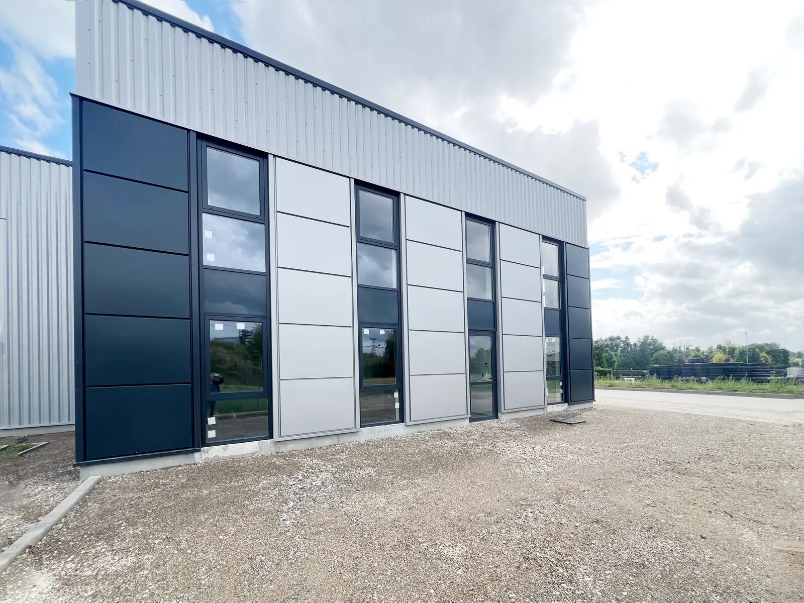 Flex in Chambly for lease Building Photo- Image 1 of 11