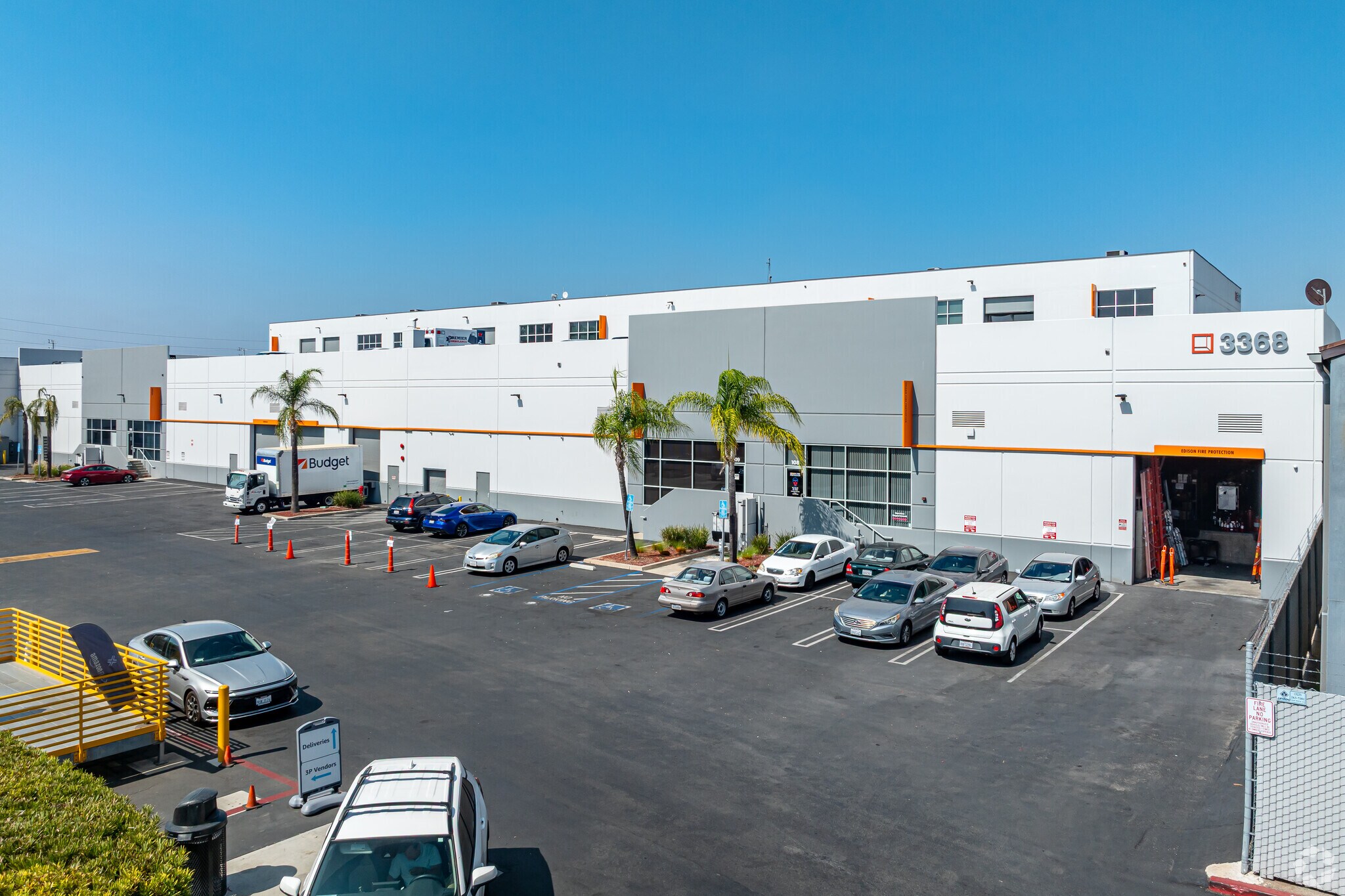 3368-3370 N San Fernando Rd, Los Angeles, CA for lease Primary Photo- Image 1 of 5