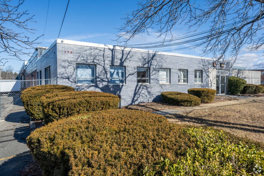 170 Allen Blvd, Farmingdale, NY à louer - Photo du bâtiment - Image 1 de 9