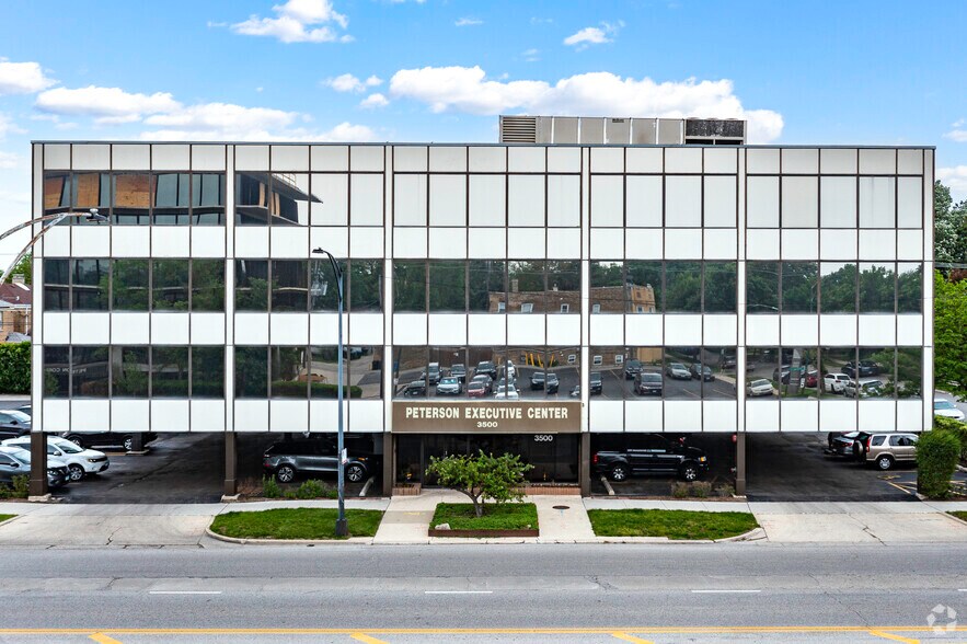 3500 W Peterson Ave, Chicago, IL à louer - Photo du bâtiment - Image 2 de 10