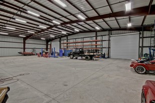 10,000 SF Warehouse for Lease - Entrepôt