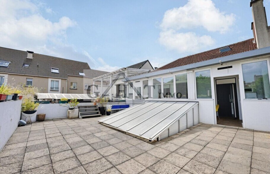 Office in Montreuil for lease - Building Photo - Image 3 of 9