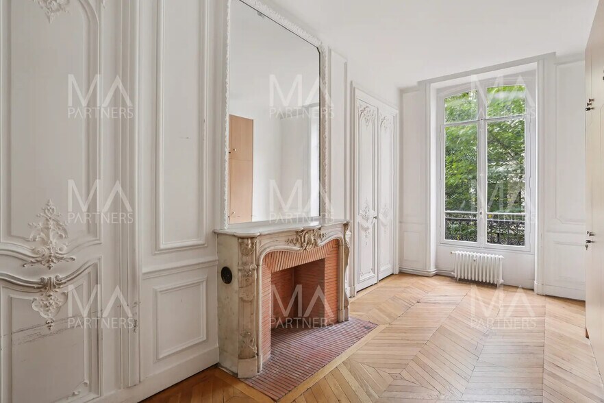 Office in Paris for sale - Interior Photo - Image 2 of 6
