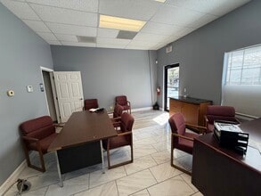 5441 Lee St, Lehigh Acres, FL à louer Photo intérieure- Image 1 de 3