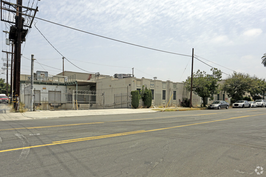 1327 E 15th St, Los Angeles, CA à vendre - Photo principale - Image 1 de 1