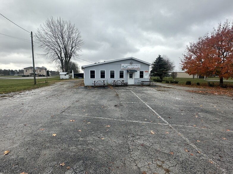 811 W Findlay St, Carey, OH for sale - Building Photo - Image 1 of 28