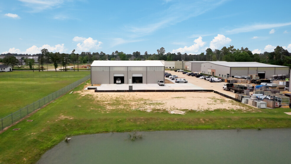 6351 Theall Rd, Houston, TX for lease - Building Photo - Image 3 of 5