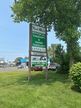 315 Rt 35, Red Bank, NJ à louer Photo du bâtiment- Image 2 de 8