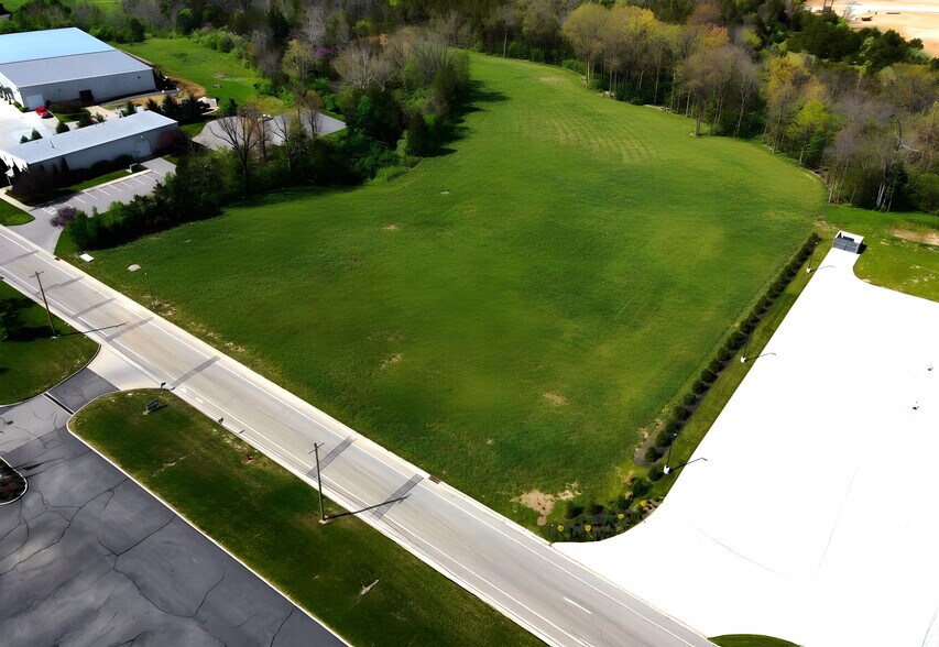 Advanced Dr, Springboro, OH à vendre - Photo du bâtiment - Image 2 de 4