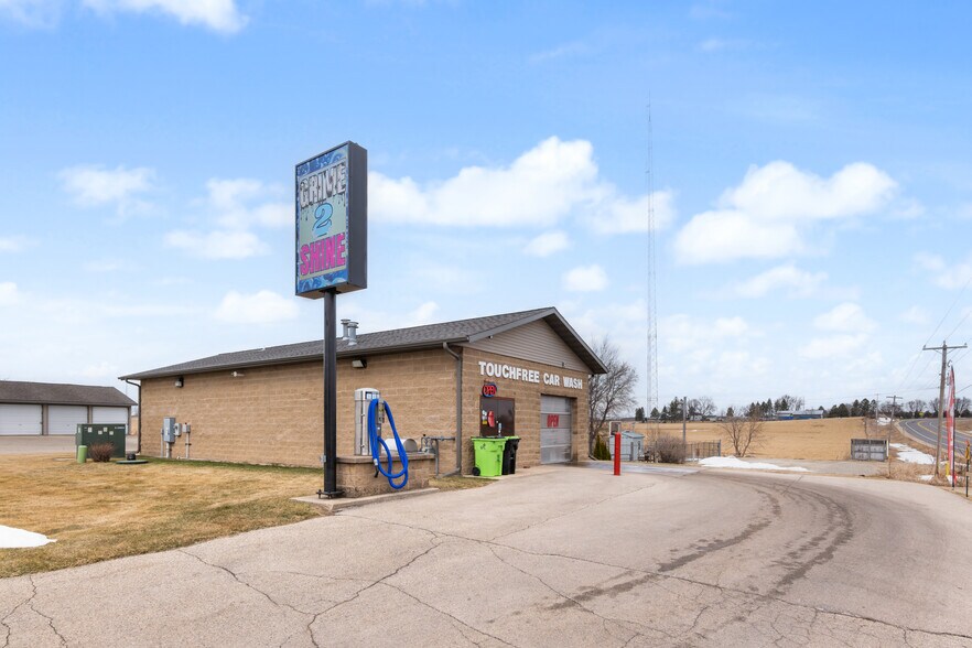 1275 Margaret st, Markesan, WI à vendre - Photo du bâtiment - Image 3 de 39