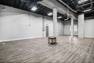 2601 N 45th St, Omaha, NE for lease Interior Photo- Image 2 of 21