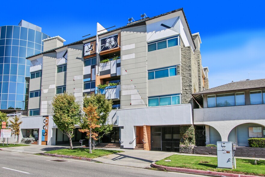 520 S Sepulveda Blvd, Los Angeles, CA à louer - Photo du bâtiment - Image 2 de 27