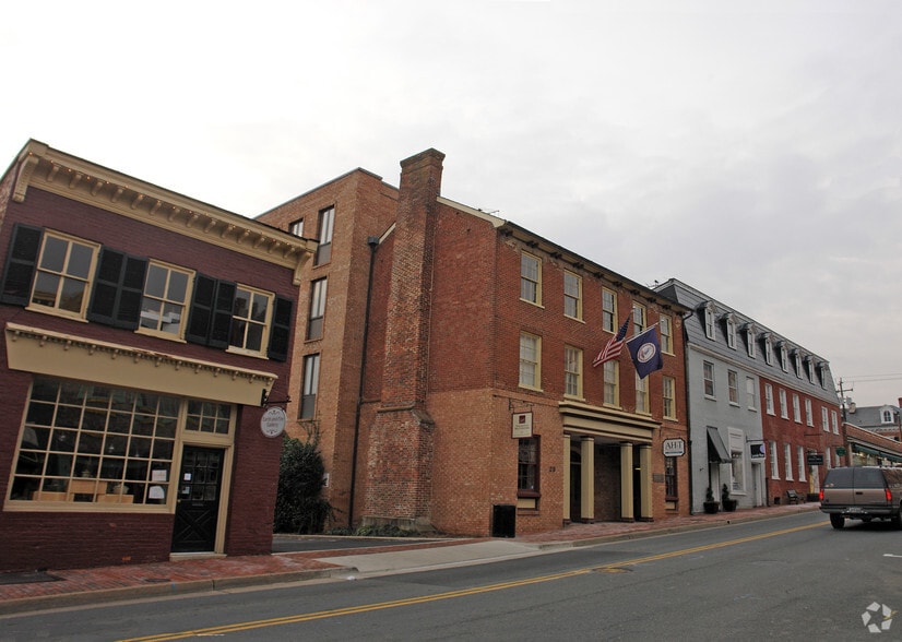 20 S King St, Leesburg, VA à vendre - Photo du bâtiment - Image 3 de 16