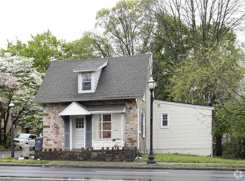 1646 Old York Rd, Abington, PA à vendre - Photo du bâtiment - Image 2 de 4