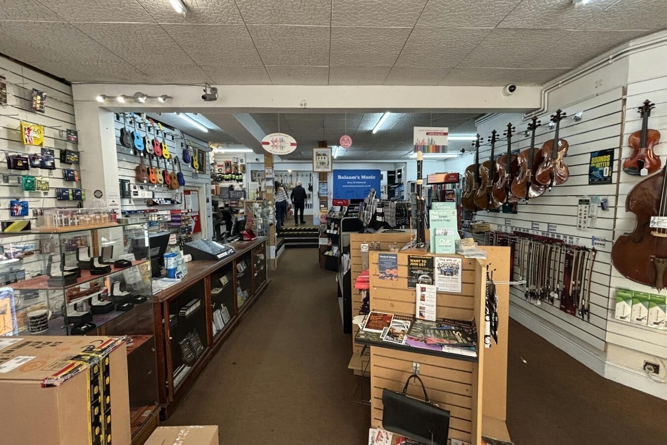 103 Risbygate St, Bury St Edmunds, SFK IP33 3AA - Unité Sales -  - Photo intérieure - Image 1 of 7