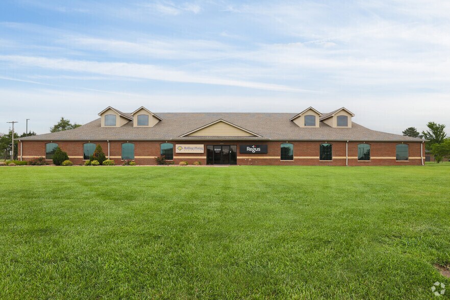 1632 E 23rd Ave, Hutchinson, KS à louer - Photo du bâtiment - Image 3 de 18