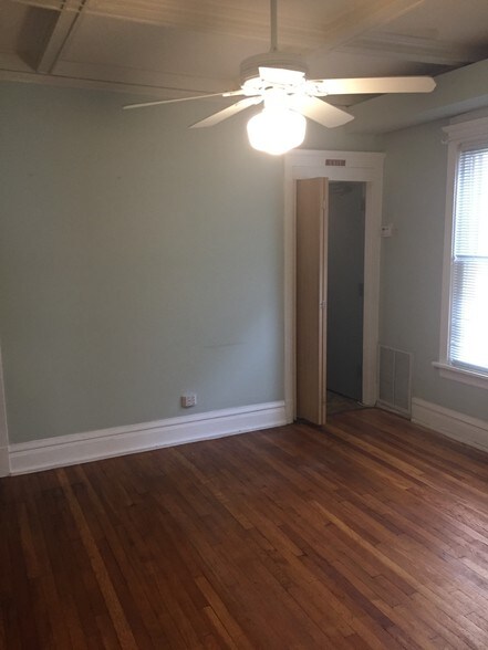 5235-5243 N Clark St, Chicago, IL à louer - Photo intérieure - Image 3 de 6