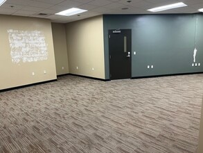 777 Commercial St SE, Salem, OR for lease Building Photo- Image 2 of 7