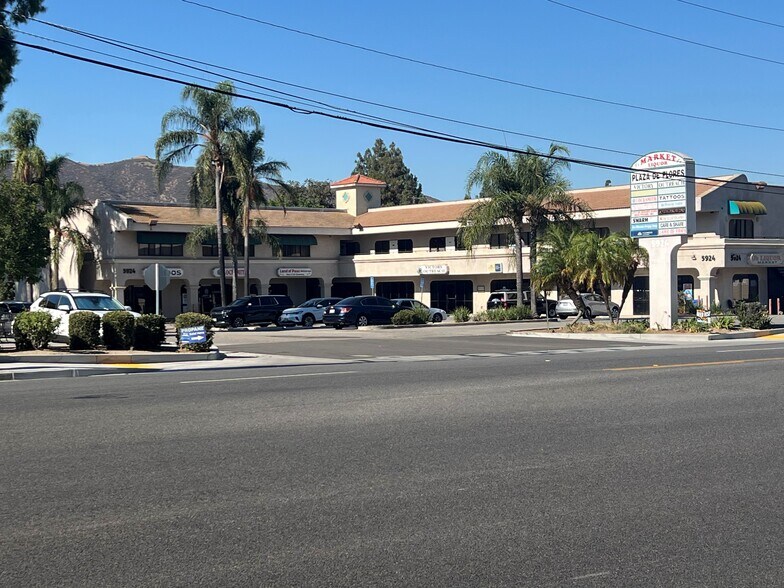 5924 E Los Angeles Ave, Simi Valley, CA for lease - Building Photo - Image 1 of 2