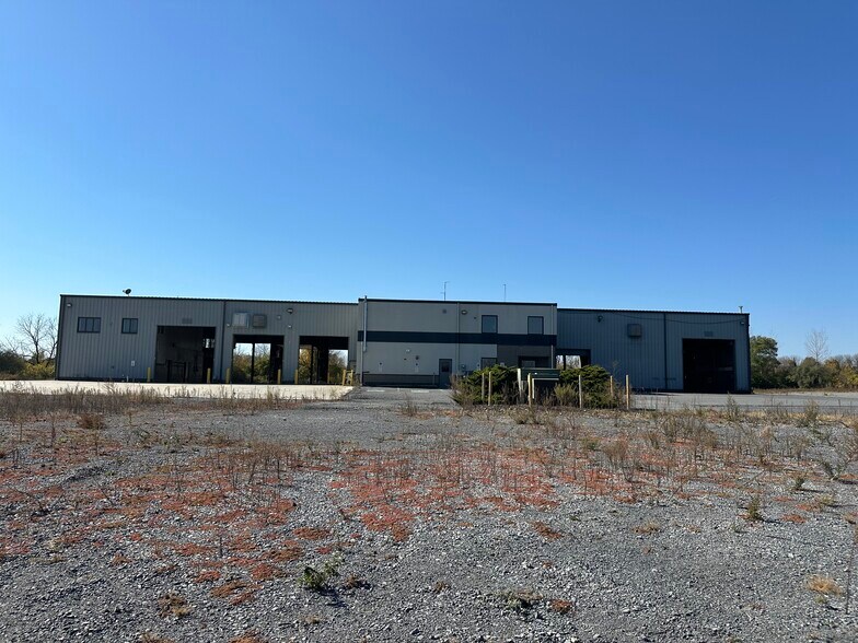 5102 Beekmantown Dr, Whitehall, PA à louer - Photo du bâtiment - Image 3 de 16