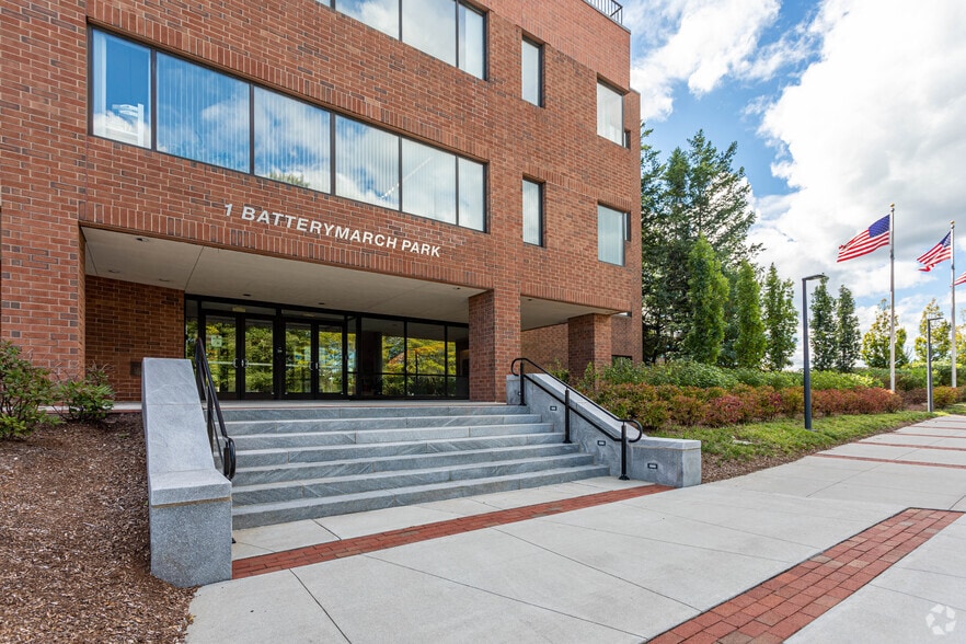 1 Batterymarch Park, Quincy, MA à louer - Photo du bâtiment - Image 2 de 4