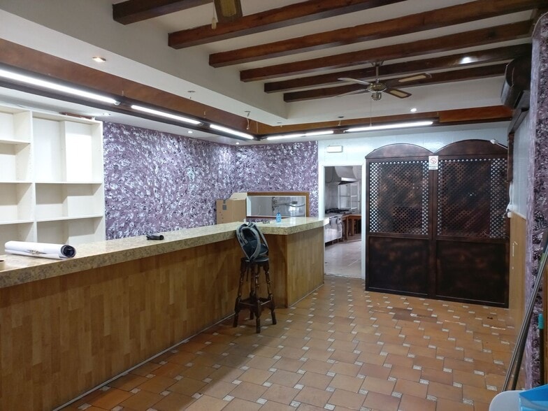 Calle Ramón J. Sender, 1, Laguna de Duero, Valladolid for sale - Building Photo - Image 1 of 49