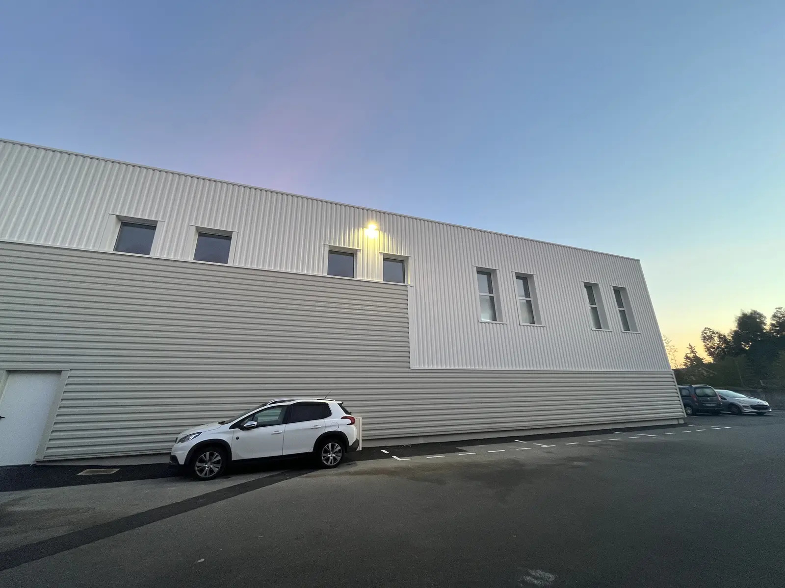 Office in Eysines for lease Building Photo- Image 1 of 11