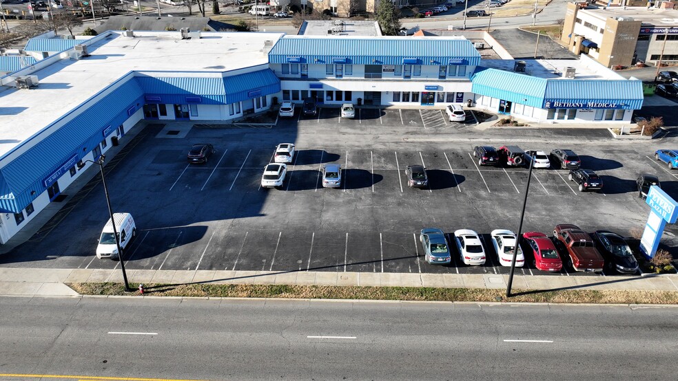 801 N Main St, High Point, NC for lease - Building Photo - Image 2 of 5