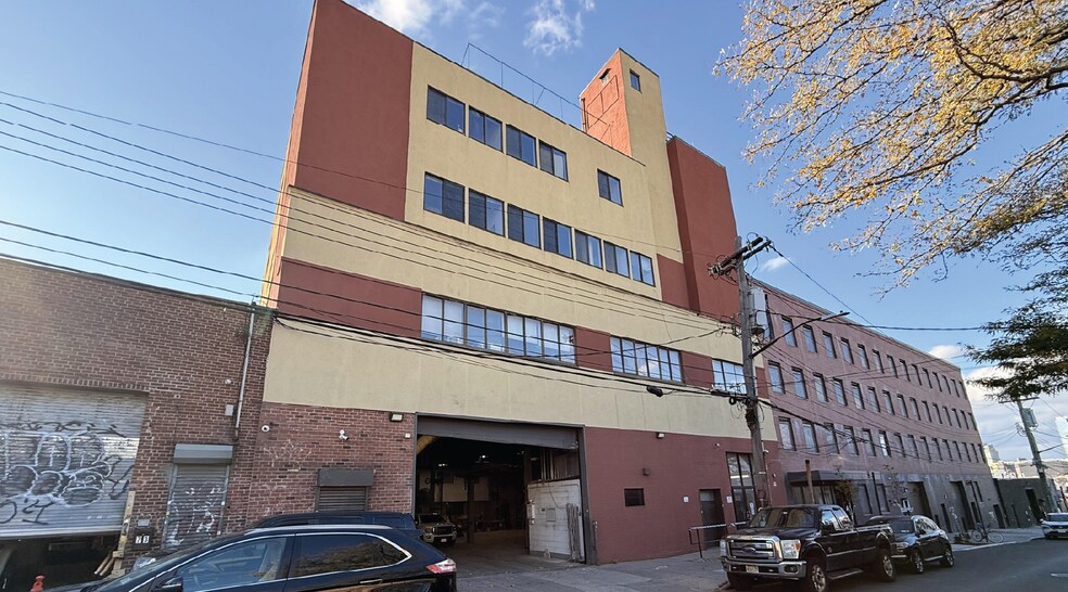 81 Apollo St, Brooklyn, NY à vendre - Photo du bâtiment - Image 1 de 6
