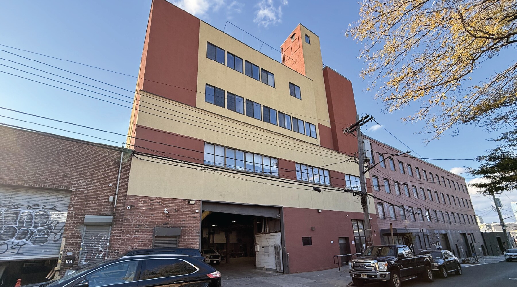 81 Apollo St, Brooklyn, NY à vendre Photo du bâtiment- Image 1 de 7