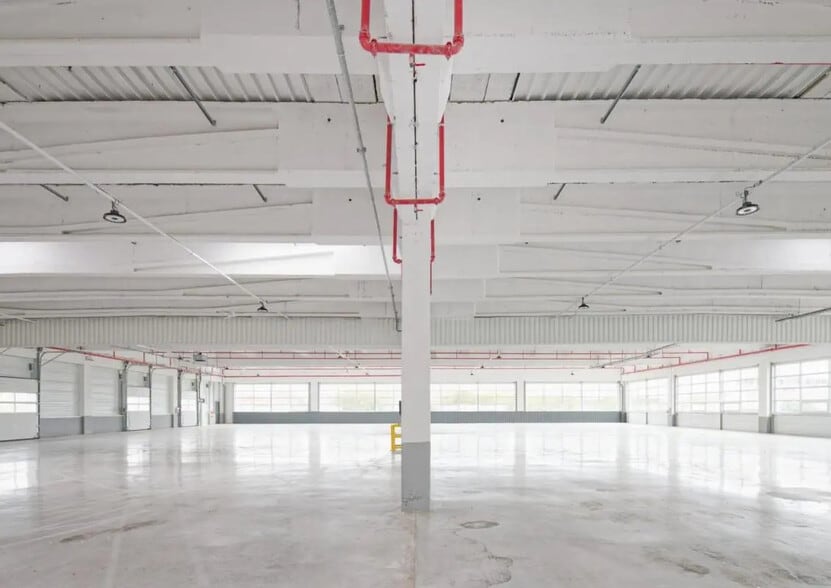 Industrial in Gennevilliers for lease - Building Photo - Image 3 of 10