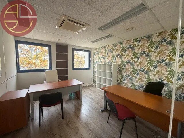 Office in Toulouse for lease - Interior Photo - Image 3 of 9