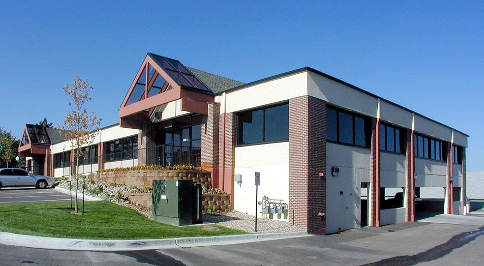 7343 S Alton Way, Centennial, CO à louer - Photo du bâtiment - Image 2 de 6