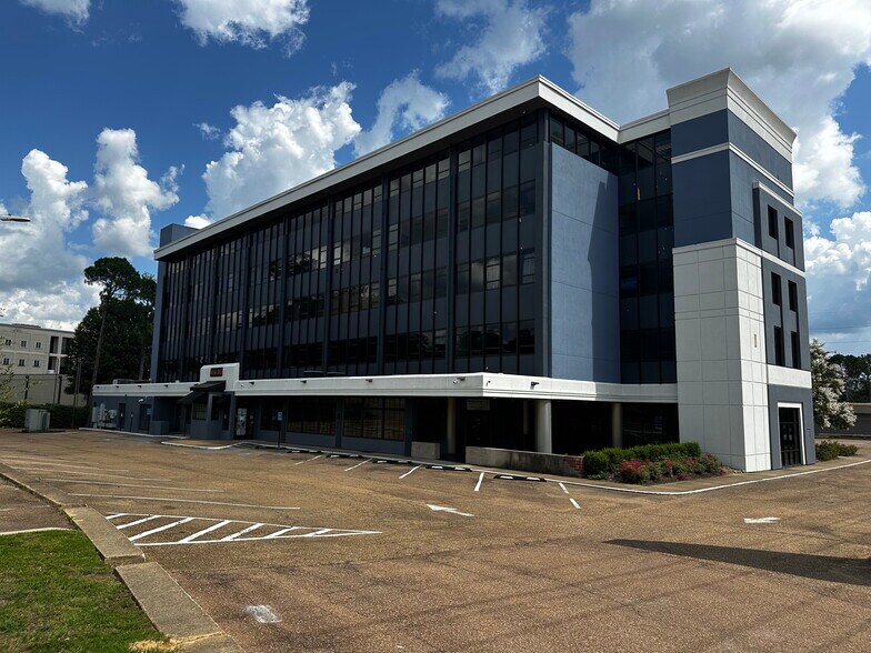 3000 Old Canton Rd, Jackson, MS à louer - Photo du bâtiment - Image 1 de 4
