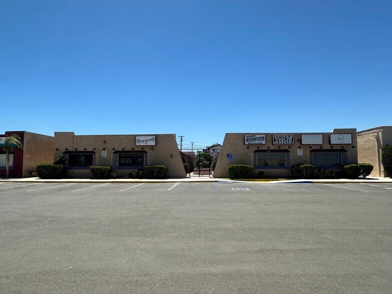 12064 Jacaranda Ave, Hesperia, CA à louer - Photo du bâtiment - Image 1 de 10