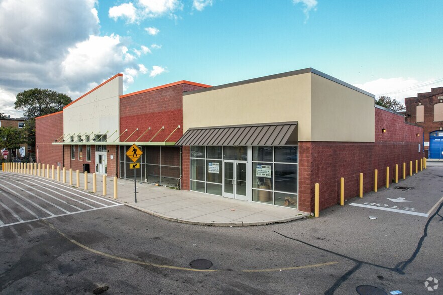 901 W Girard Ave, Philadelphia, PA à louer - Photo du bâtiment - Image 2 de 2