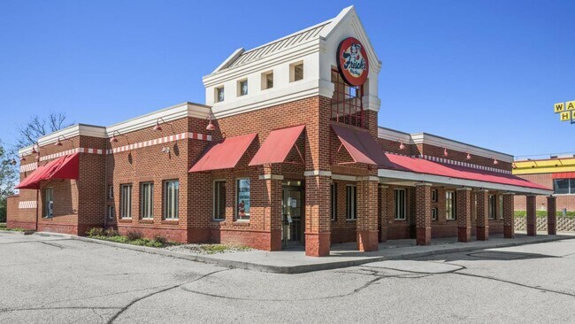 Plus de détails pour 2439 E Sharon Rd, Cincinnati, OH - Commerce de détail à vendre