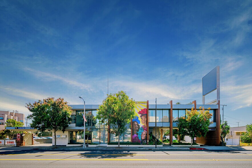 526 W Las Tunas Dr, San Gabriel, CA à vendre - Photo du bâtiment - Image 3 de 20