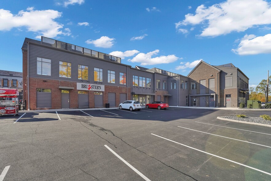 7332 E Main St, Reynoldsburg, OH à louer - Photo du bâtiment - Image 3 de 4