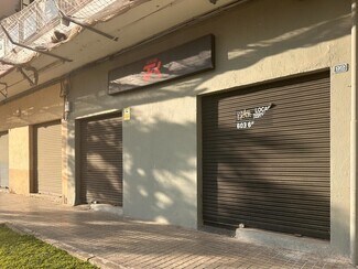 Plus de détails pour Multi-résidentiel à vendre