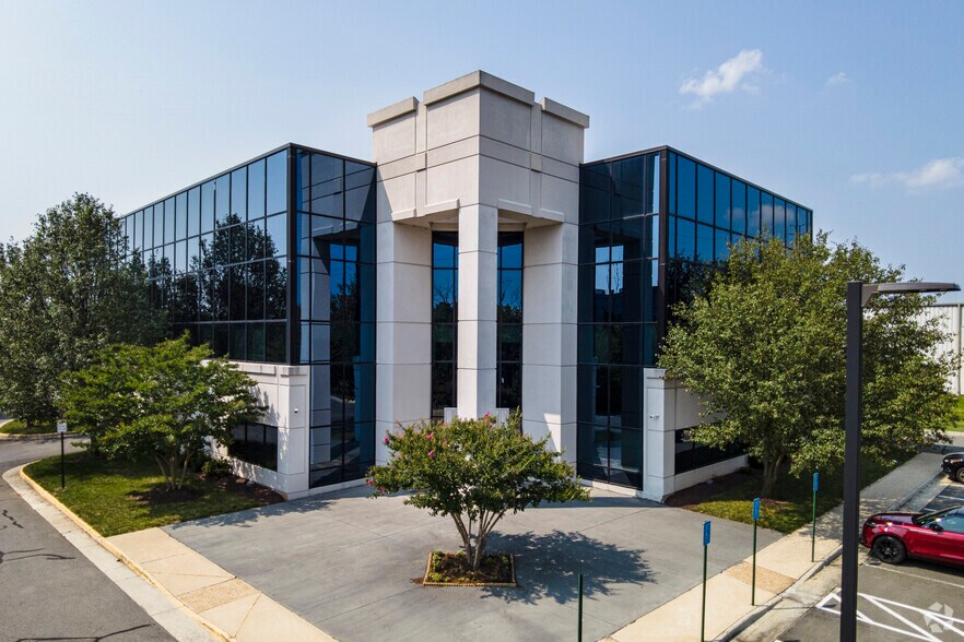 4511 Singer Ct, Chantilly, VA à louer - Photo du bâtiment - Image 2 de 4