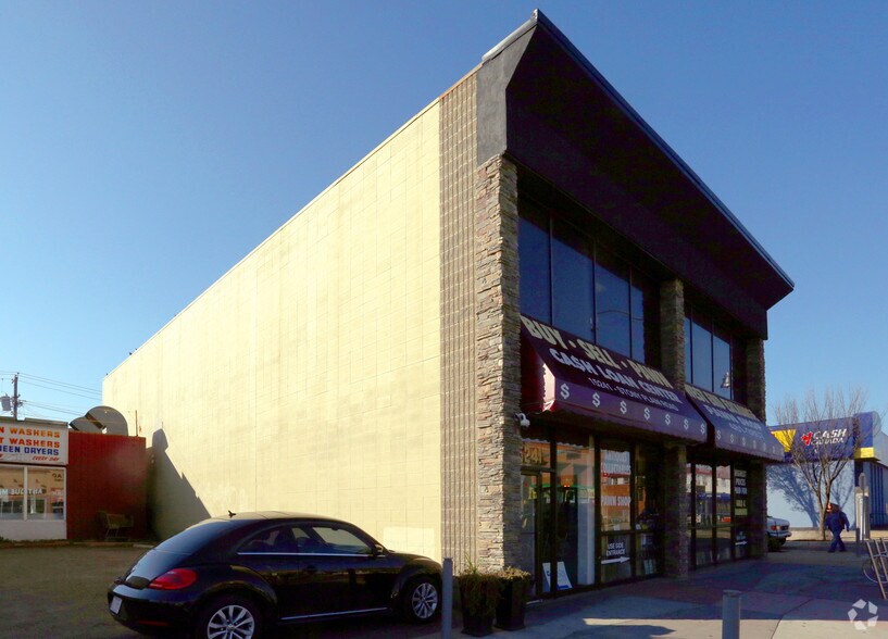 15241 Stony Plain Rd NW, Edmonton, AB à louer - Photo du bâtiment - Image 1 de 22