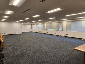 2800 Woodlawn Dr, Honolulu, HI for lease Building Photo- Image 2 of 2