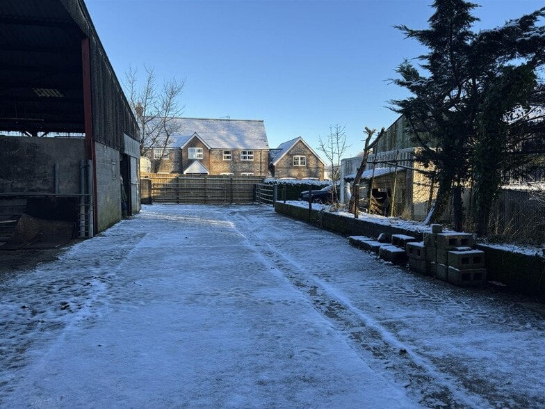 4 B3143, Piddletrenthide for lease - Primary Photo - Image 1 of 5