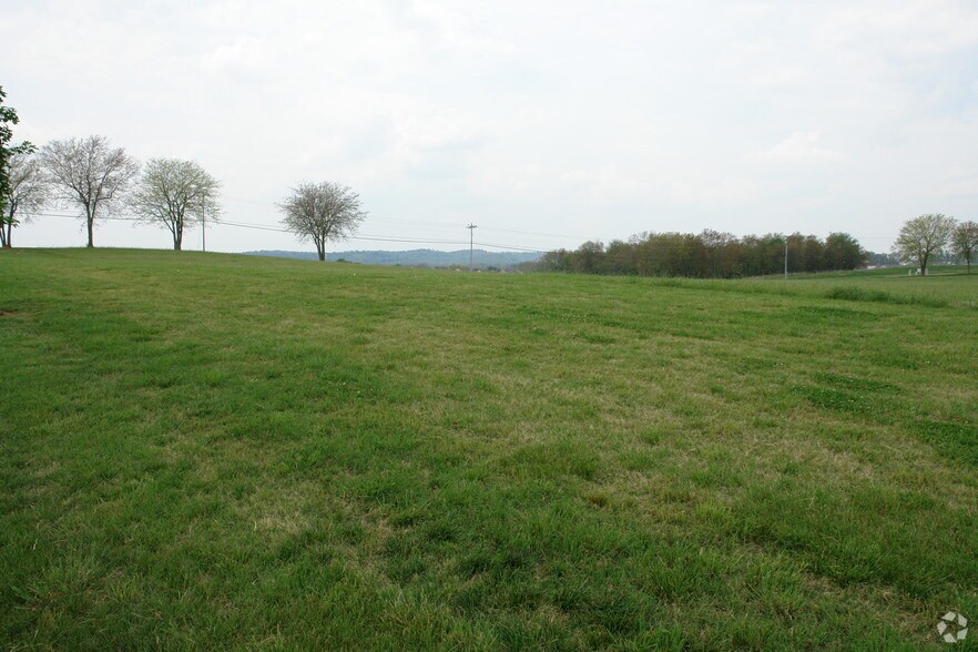 Duplex Rd, Spring Hill, TN à vendre - Photo du bâtiment - Image 3 de 3
