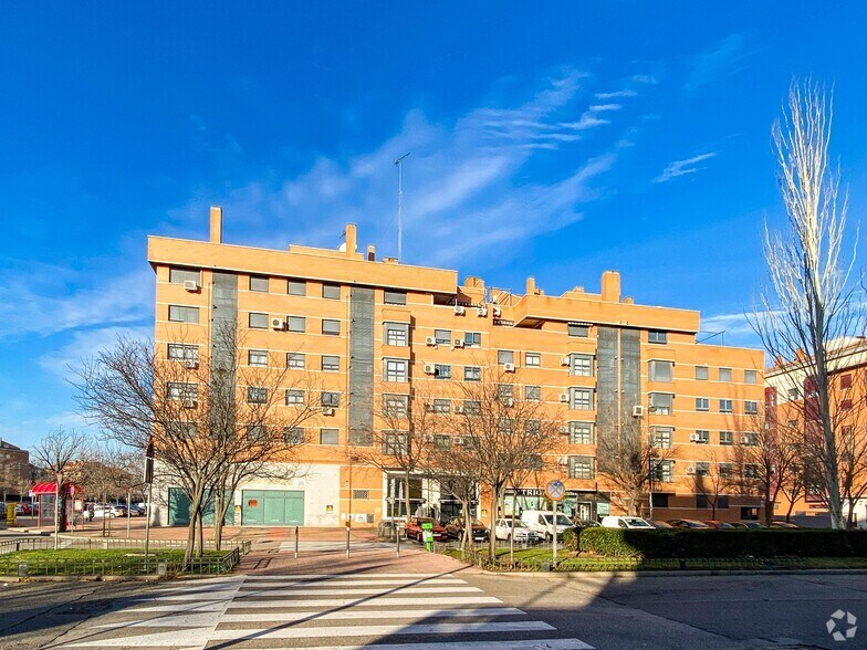 Calle Oslo, 18, Alcorcón, Madrid à vendre - Photo du bâtiment - Image 2 de 2