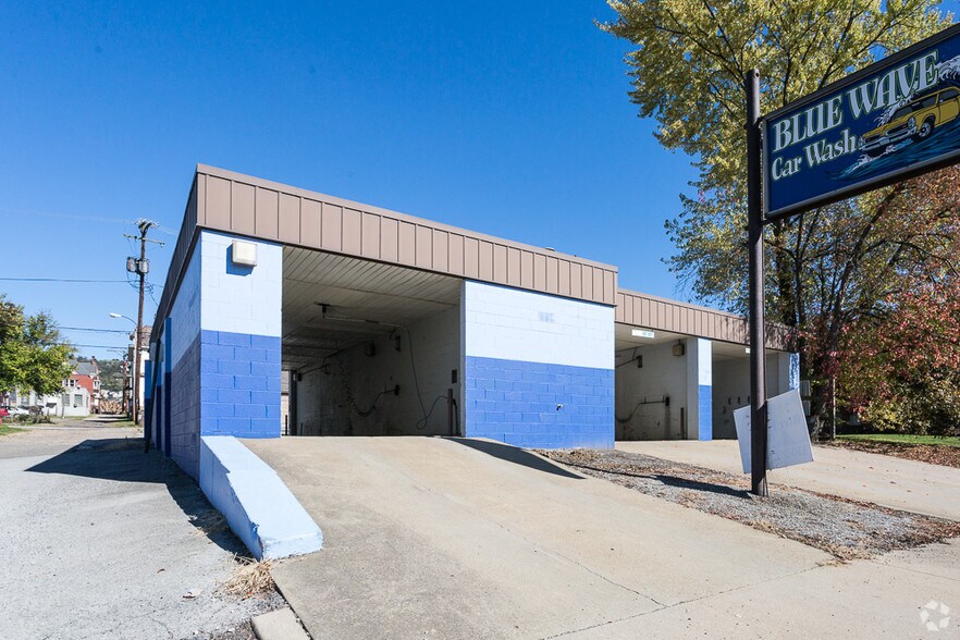 121 W 3rd St, East Liverpool, OH à vendre - Photo principale - Image 1 de 2