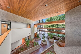 Plus de détails pour 2095 W Vista Way, Vista, CA - Bureau à vendre