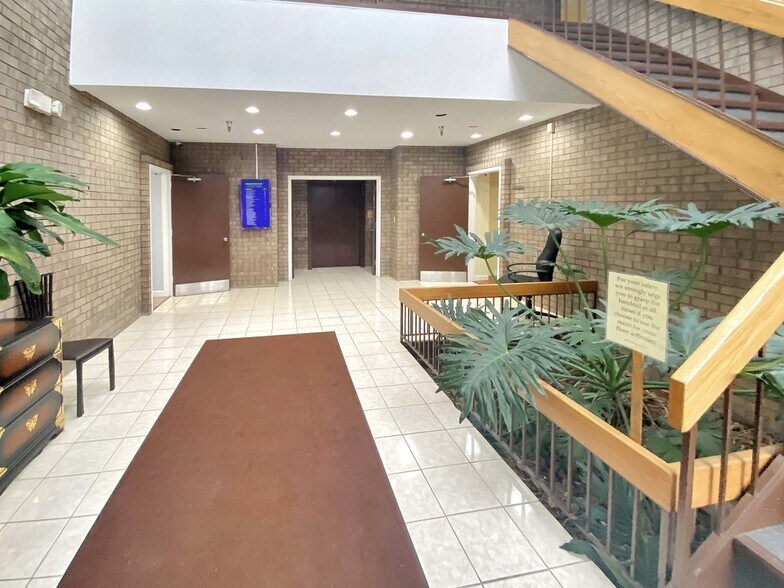 3022 Javier Rd, Fairfax, VA à vendre - Photo du bâtiment - Image 3 de 17